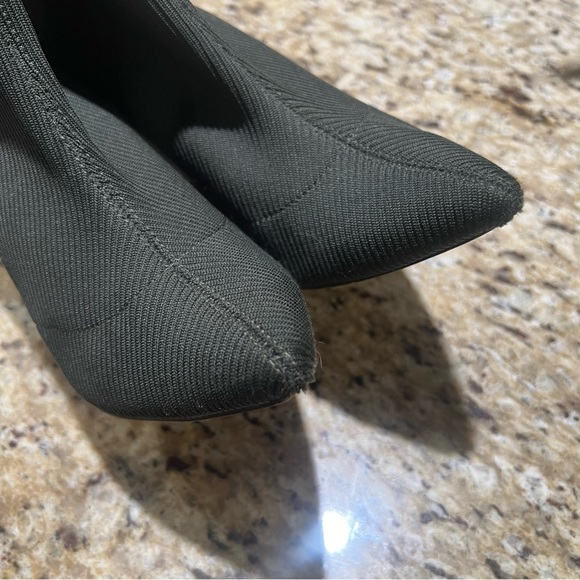 ‼️SALE‼️Steve Madden Sienna Olive Green Pointed Toe Block Wooden Heel Boots 9 - Picture 8 of 10